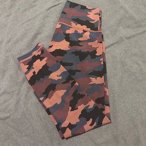 Wunder Under High-Rise Tight 25" Heritage 365 Camo Smoky Red